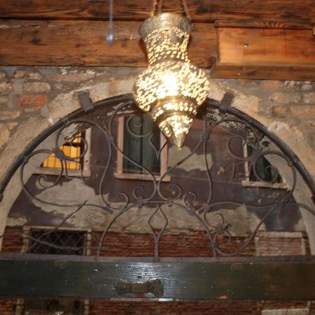 ヴェネツィアAl Pozzo Dei Scoacamini, 100 M From San Marco, Ground Floorアパートメント エクステリア 写真