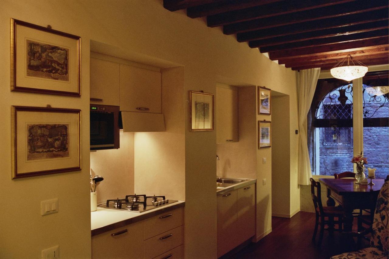ヴェネツィアAl Pozzo Dei Scoacamini, 100 M From San Marco, Ground Floorアパートメント エクステリア 写真