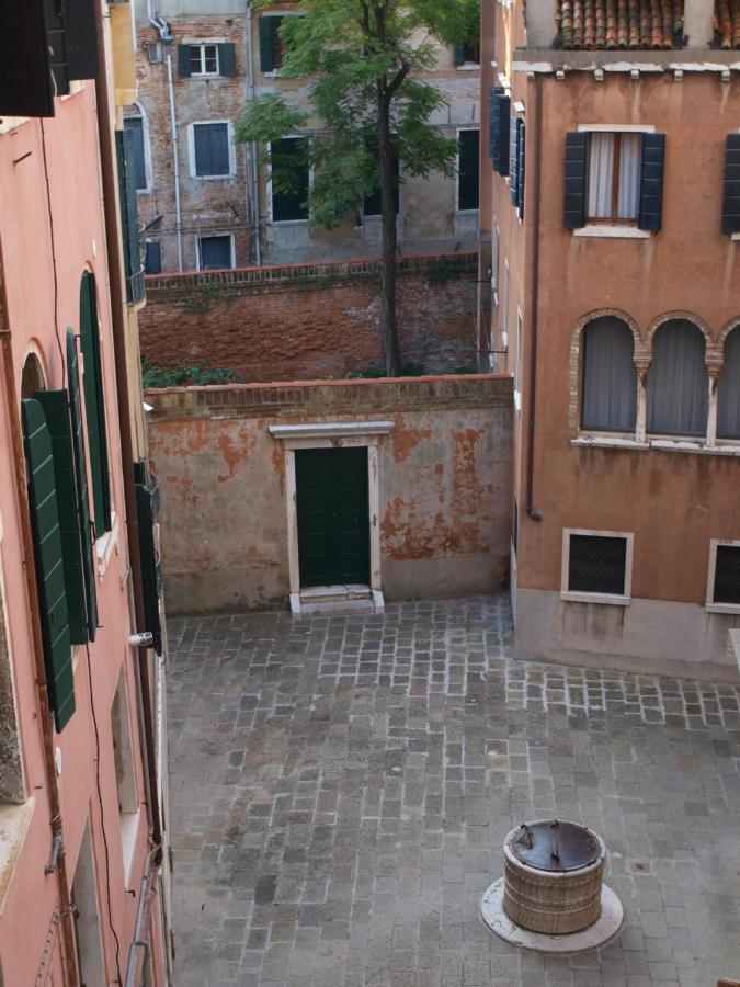 ヴェネツィアAl Pozzo Dei Scoacamini, 100 M From San Marco, Ground Floorアパートメント エクステリア 写真