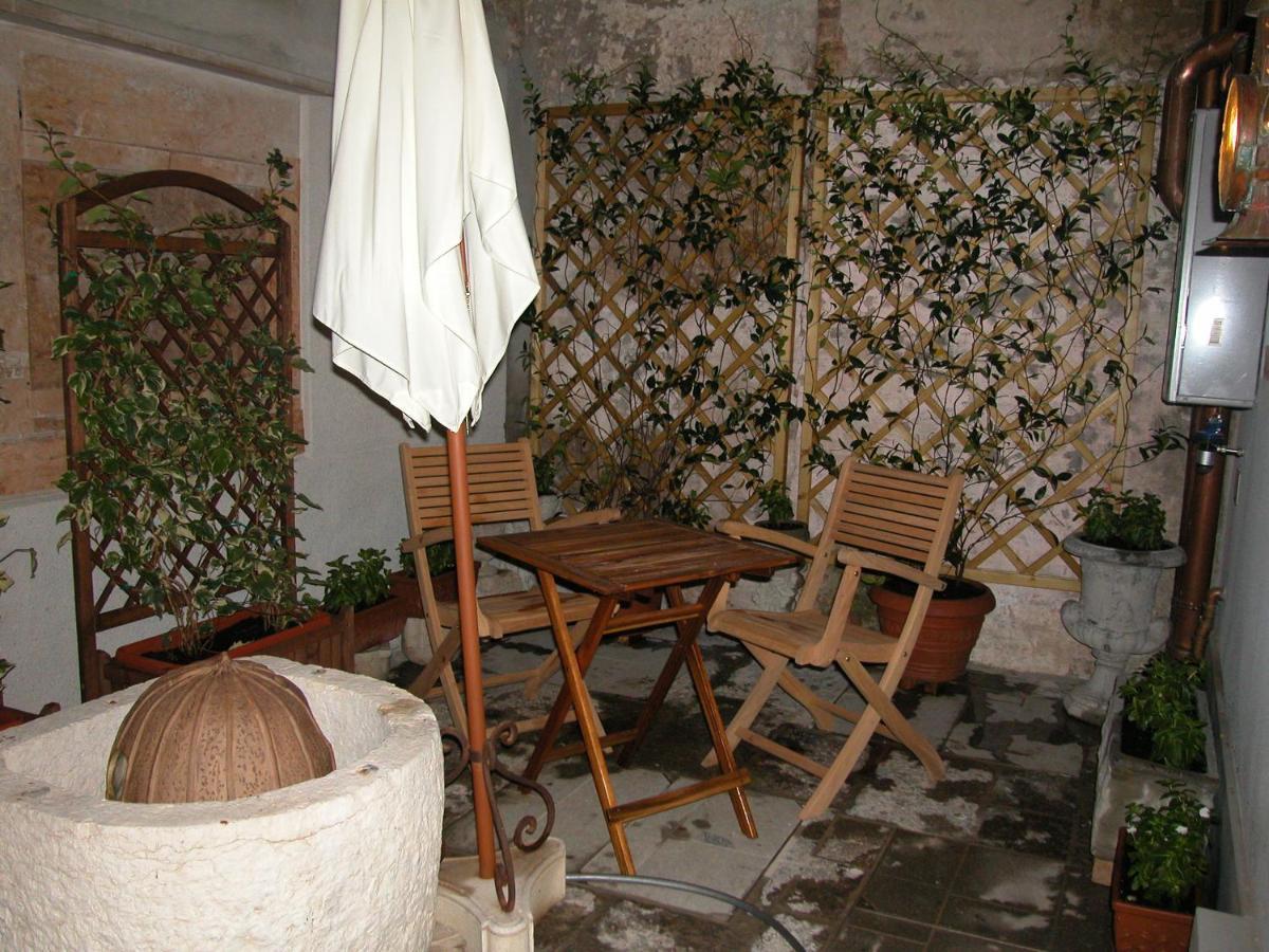 ヴェネツィアAl Pozzo Dei Scoacamini, 100 M From San Marco, Ground Floorアパートメント エクステリア 写真
