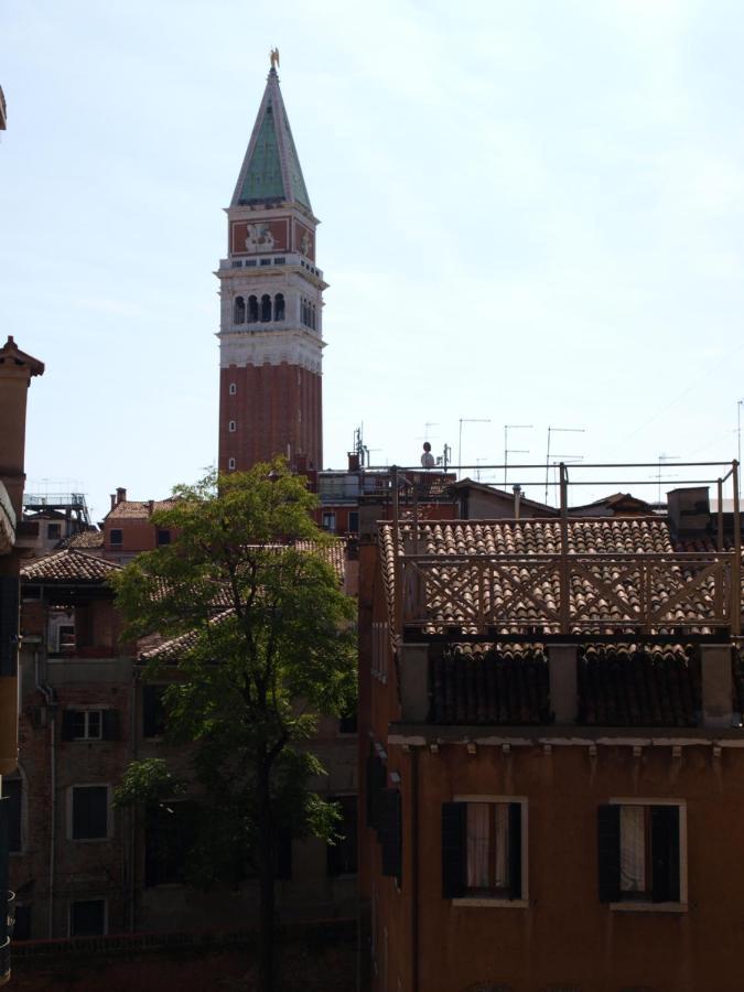 ヴェネツィアAl Pozzo Dei Scoacamini, 100 M From San Marco, Ground Floorアパートメント エクステリア 写真