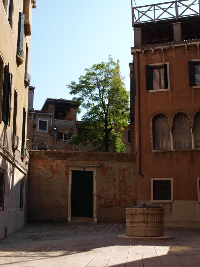ヴェネツィアAl Pozzo Dei Scoacamini, 100 M From San Marco, Ground Floorアパートメント エクステリア 写真
