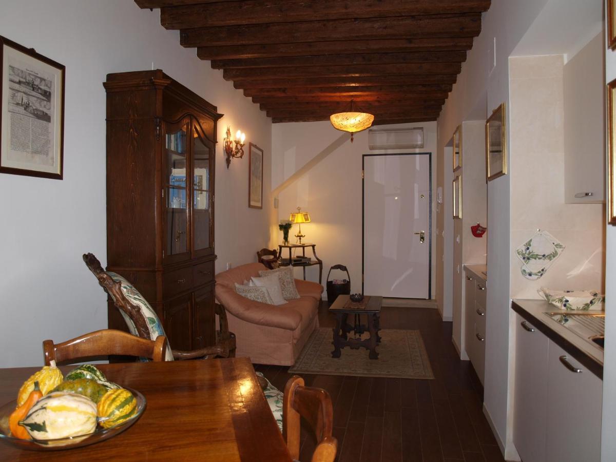 ヴェネツィアAl Pozzo Dei Scoacamini, 100 M From San Marco, Ground Floorアパートメント エクステリア 写真