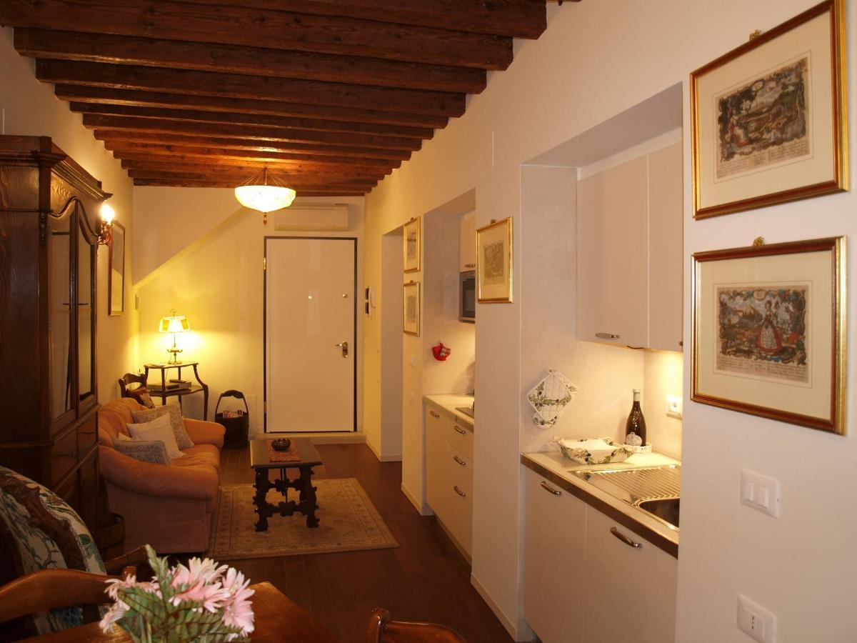 ヴェネツィアAl Pozzo Dei Scoacamini, 100 M From San Marco, Ground Floorアパートメント エクステリア 写真